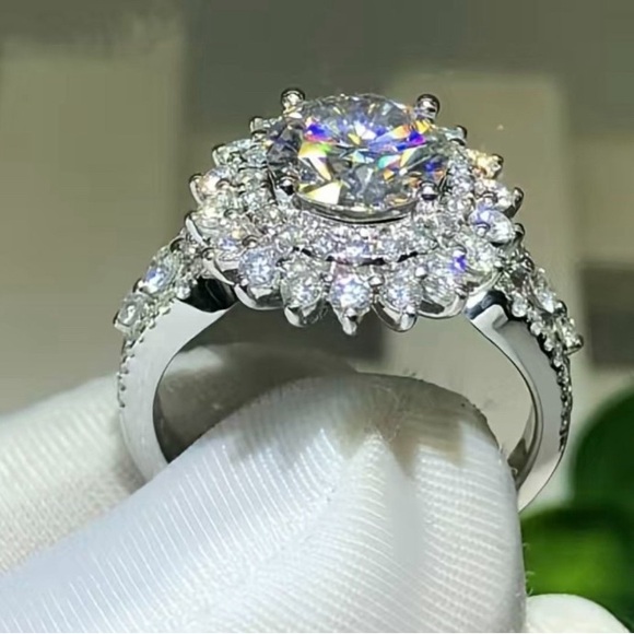 Gorgeous 925 Silver Crystal Zircon Ring - Perfect for Anniversaries & Weddings 8 - Picture 3 of 8
